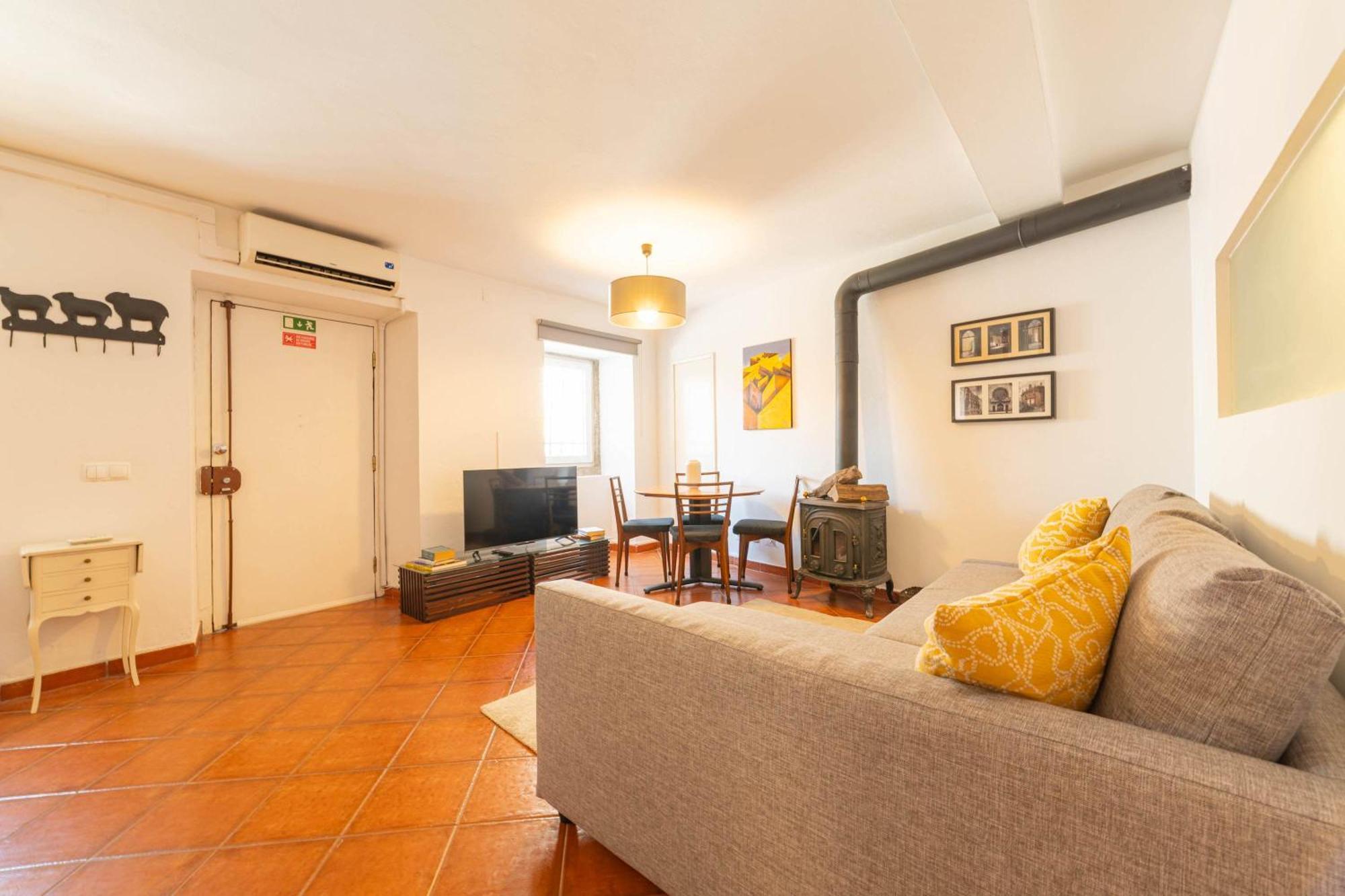 Apartment Charming Classic-rustic Retreat In Historic